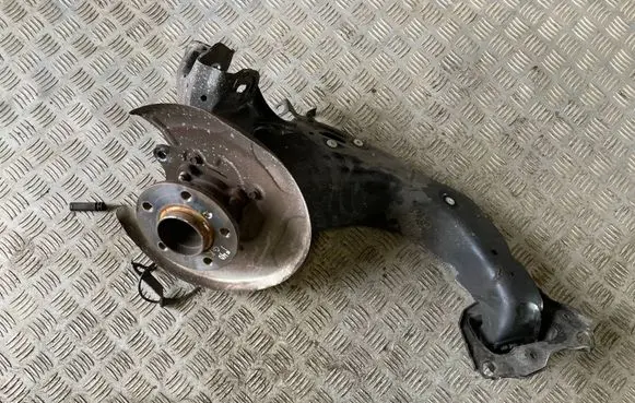 BMW 1 F40 Rear wheel hub 6898963