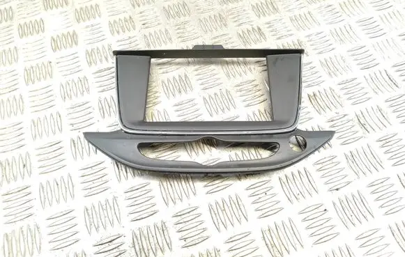 Opel Astra K Radio/GPS head unit trim 39009625