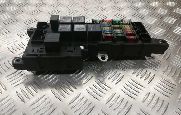 Volvo XC70 Fuse module 30728008