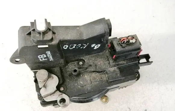 Opel Vectra C Front door lock 24447340