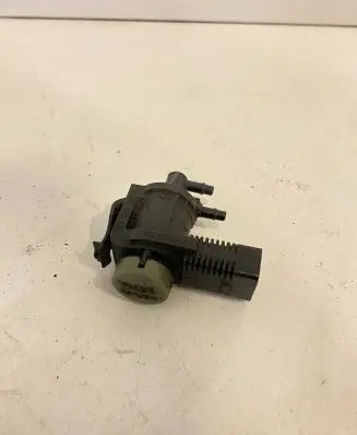 Audi A4 S4 B7 8E 8H Turbo solenoid valve 1J0906283C