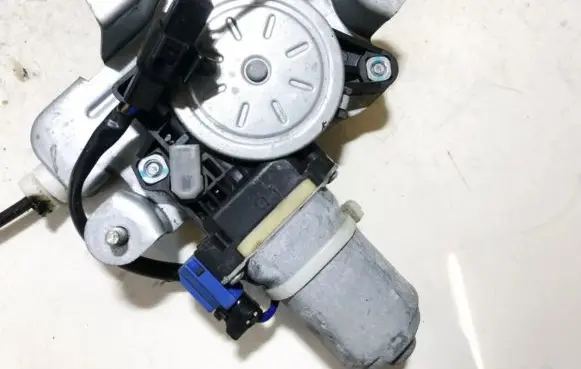 Chevrolet Captiva Rear door window regulator motor 96627082
