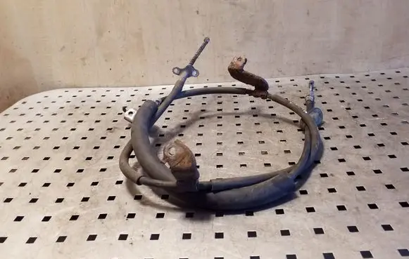 Handbrake/parking brake wiring cable