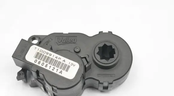 Peugeot 208 I Air flap motor/actuator T1009914P