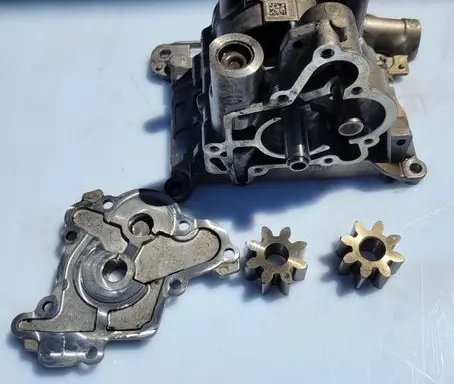 BMW X1 E84 Oil pump 