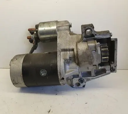 Volkswagen Golf IV Starter motor 32465N