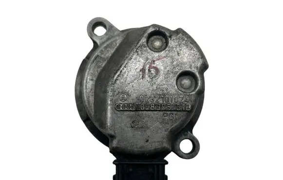 Volkswagen Golf IV Camshaft position sensor 058905161B 0232101024