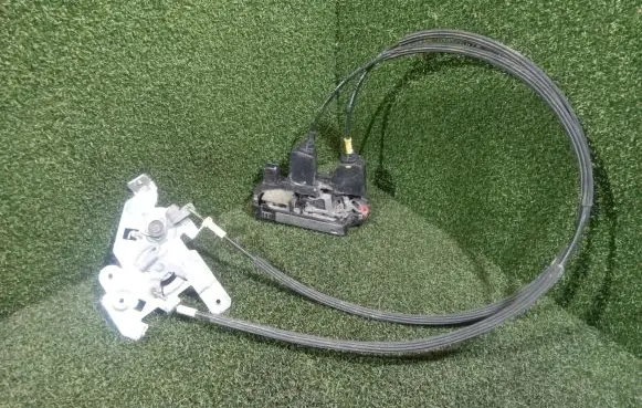 Renault Trafic II (X83) Sliding door lock 8200904015 93862244 0119800200X