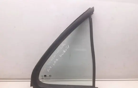 KIA Sorento Rear vent window glass 