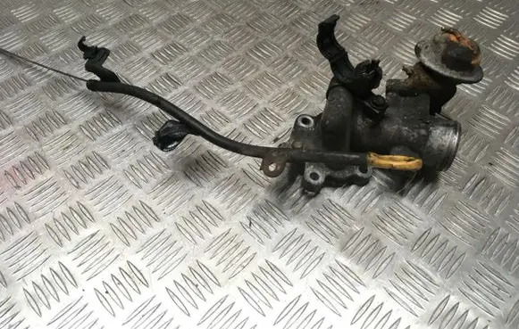 Toyota Yaris Valve vacuum 33010