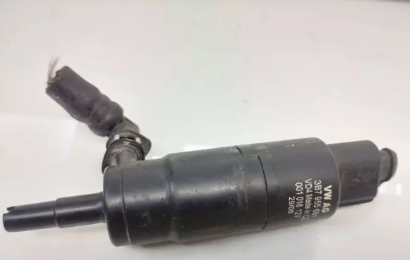 Audi A4 S4 B7 8E 8H Headlight washer pump 3B7955681 00101612V 29100