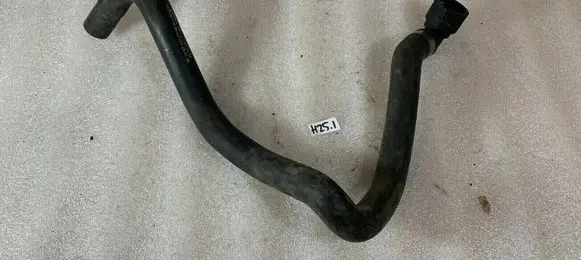 Volkswagen PASSAT B5 Engine coolant pipe/hose 8D0819373M