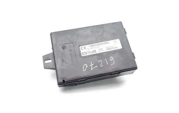Opel Vivaro Central body control module 284B13254R 22363438