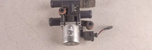 Audi A6 Allroad C6 Coolant heater control valve 8E0820035B