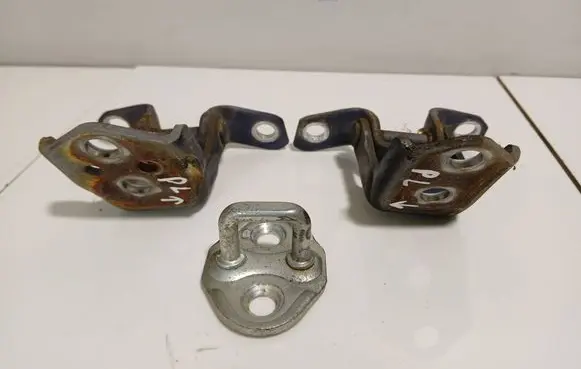 Mazda 6 Front door hinge set 