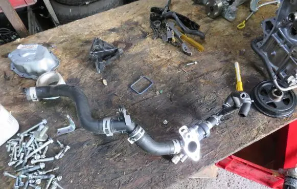 Toyota C-HR I Engine coolant pipe/hose