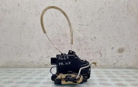 Audi A6 S6 C5 4B Front door lock 4B1837015B