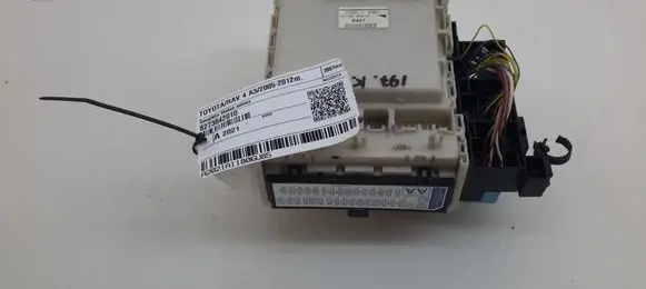Toyota RAV 4 (XA30) Fuse module 8273042010