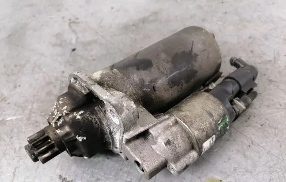 Volkswagen Tiguan Starter motor 02M911024A