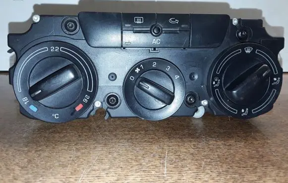Skoda Octavia Mk2 (1Z) Climate control unit NOCODE