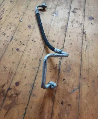 Air conditioning (A/C) pipe/hose