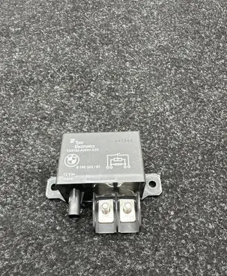 BMW 6 F12 F13 Coolant fan relay 9198302 V23132A2001X30