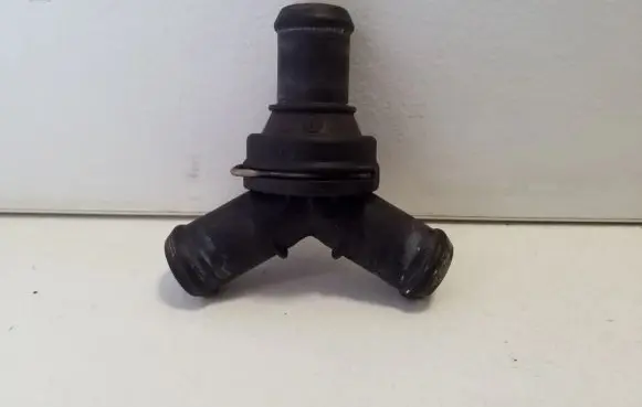 Volkswagen Amarok Engine coolant pipe/hose 7E0121113B