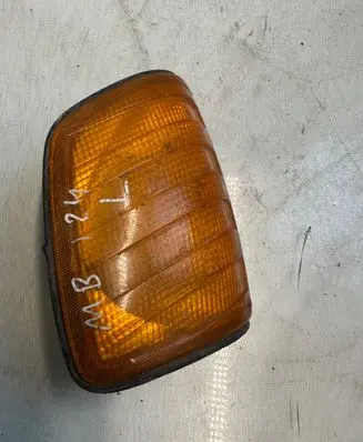 Mercedes-Benz E W124 Front indicator light 334