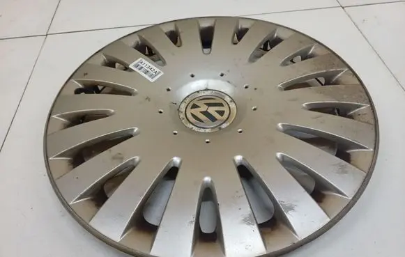 Volkswagen PASSAT B6 R16 wheel hub/cap/trim 3C0601147B