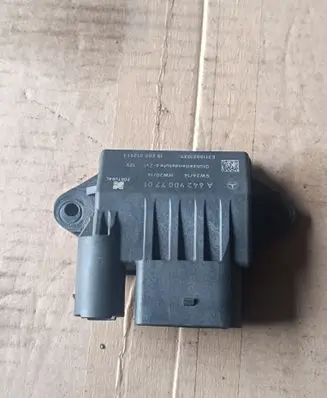 Mercedes-Benz E W212 Glow plug pre-heat relay A6429007701