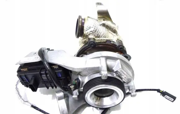 Audi Q7 4M Turbo 057145654J