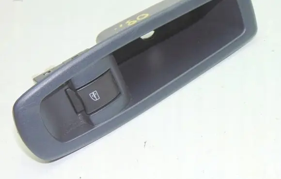 Renault Koleos I Electric window control switch