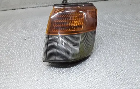 Mitsubishi Pajero Front indicator light