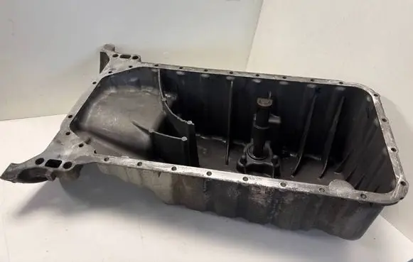 Mercedes-Benz Sprinter W901 W902 W903 W904 Oil sump R6110140902 6110140902