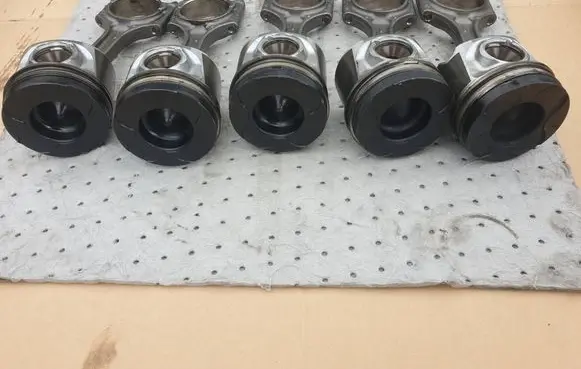 Volvo XC60 Piston with connecting rod 17481L