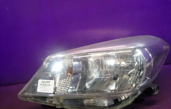 Toyota Yaris Headlight/headlamp