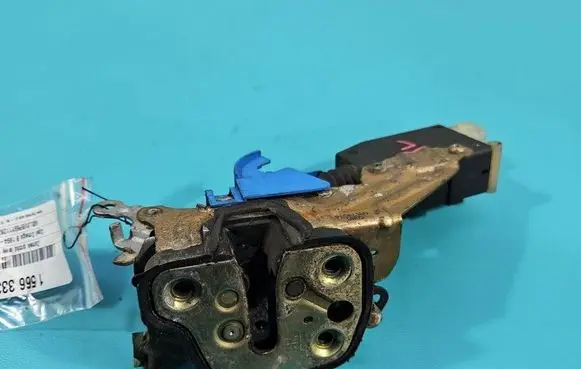 Opel Omega B2 Front door lock 90493702 IMPRK1566333