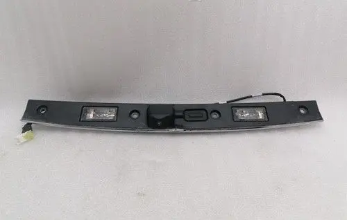 Maserati GranTurismo Headlight/headlamp dust cover 670071819