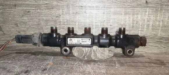Citroen C4 I Fuel main line pipe 9654592680