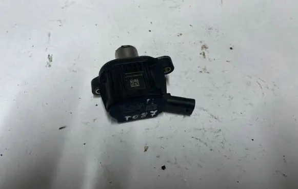 Audi A3 S3 8V Electromagnetic valve 04E906048A