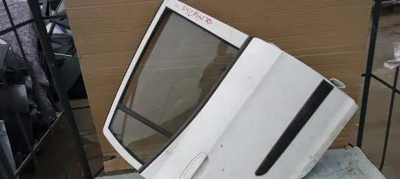 KIA Picanto Rear door