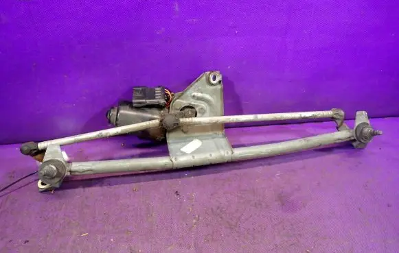 Opel Astra F Front wiper linkage and motor 22084735