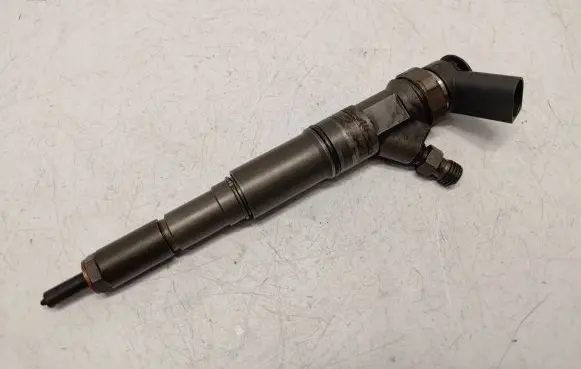 BMW 7 E65 E66 Fuel injector 7788812 13537788954 0445110122