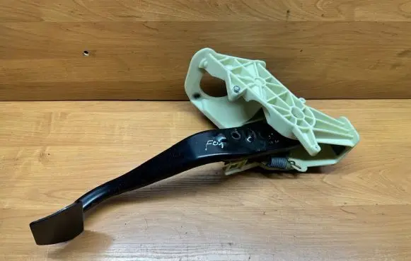 BMW 7 F01 F02 F03 F04 Brake pedal 11036313