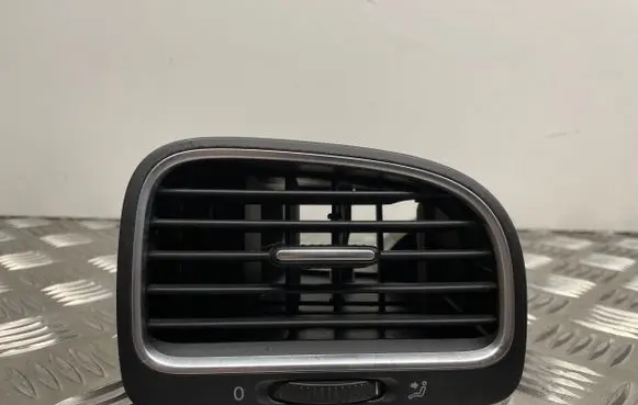 Volkswagen Golf VI Dashboard side air vent grill/cover trim 5K0819710D 5K0819704J