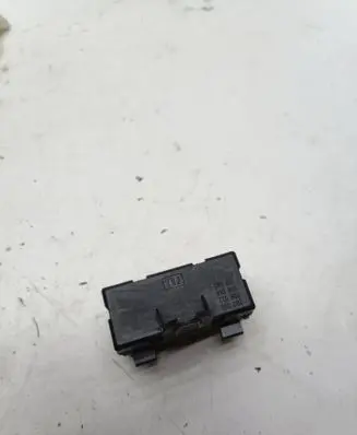 Toyota Avensis T250 Seat heating relay 875010W0100