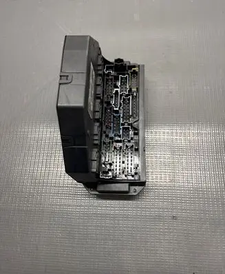 Mercedes-Benz E W212 Fuse module A2125452501 A2129007104 A2125424001