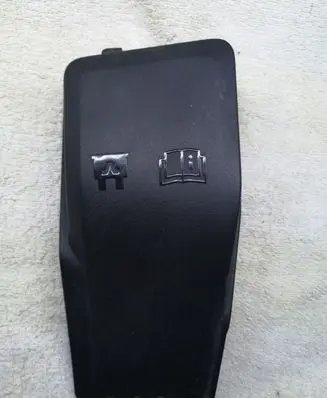 Volvo V60 Fuse box cover 31337340