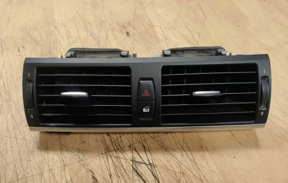 BMW X5 E70 Dash center air vent grill 921070503