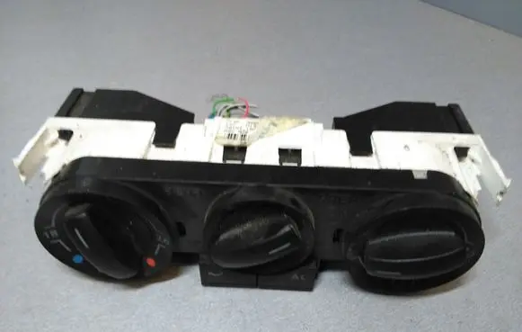 Volkswagen Polo Climate control unit 6Q0820045E